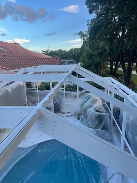 Screen enclosure frame construction